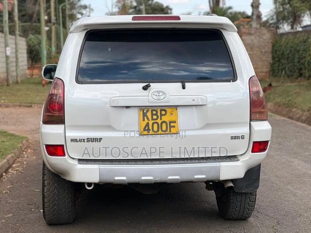 Toyota Hilux 2003 White
