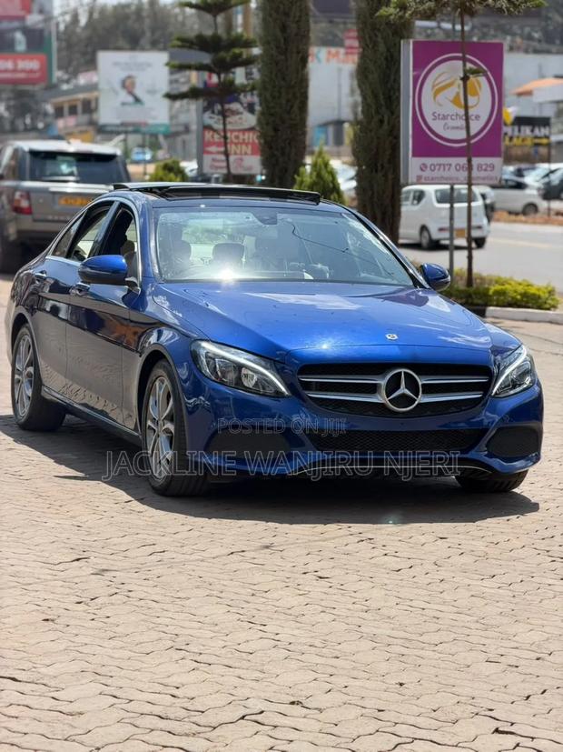 Mercedes-Benz C200 2019 Blue