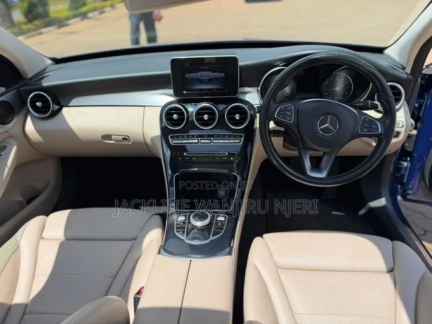 Mercedes-Benz C200 2019 Blue
