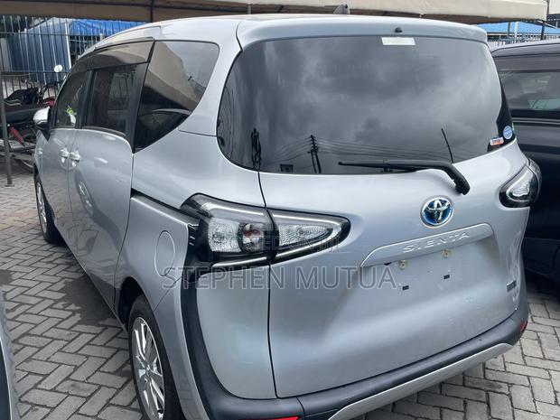 Toyota Sienta 1.5 Hybrid FWD (6-seater) 2020 Silver