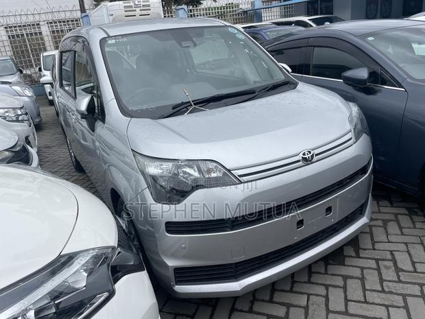 Toyota Spade 1.5 2019 Silver