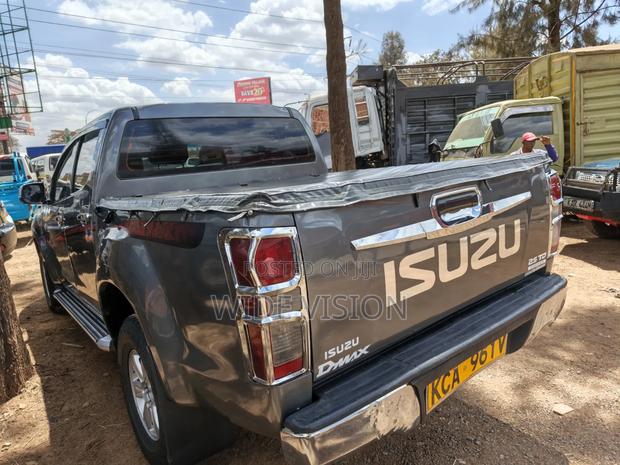 Isuzu D-MAX 2016 Gray