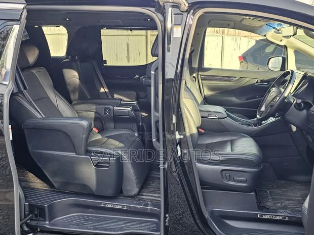 Toyota Vellfire Executive Lounge 3.5 V6 4WD 7-Seater 2019 Black