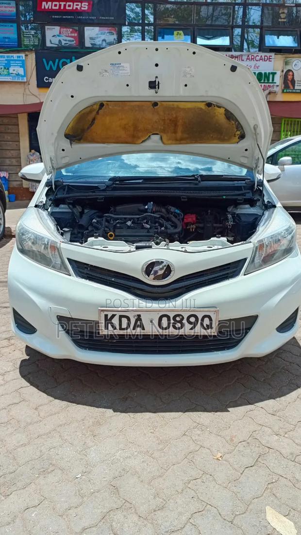 Toyota Vitz 2013 White