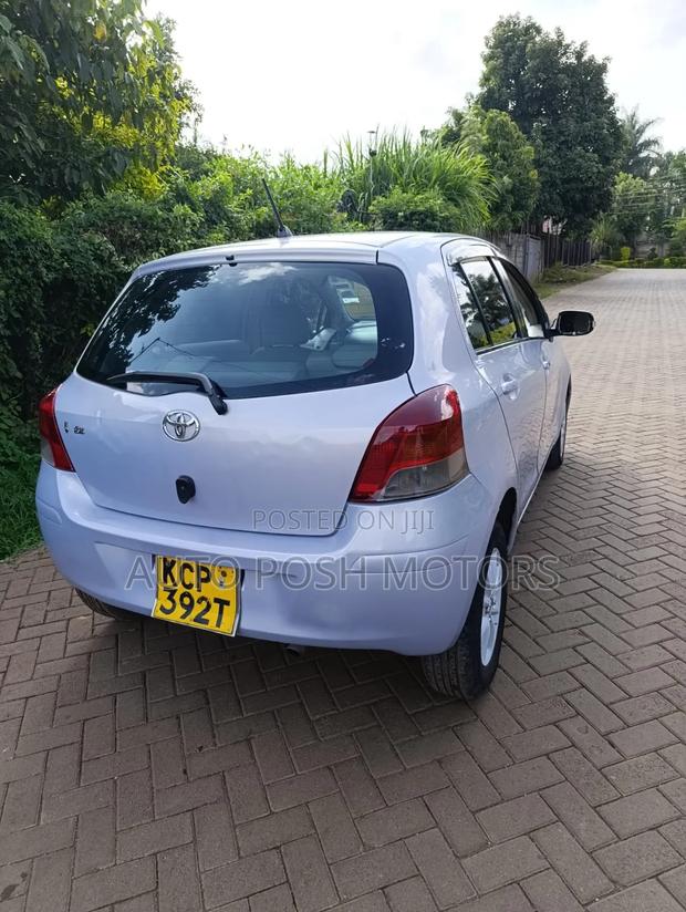 Toyota Vitz 2011 Pink