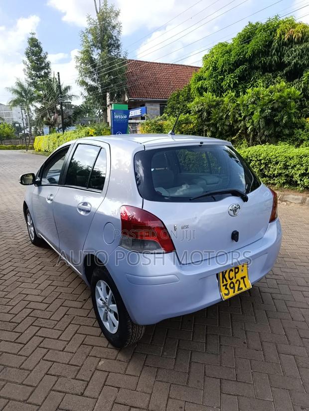 Toyota Vitz 2011 Pink