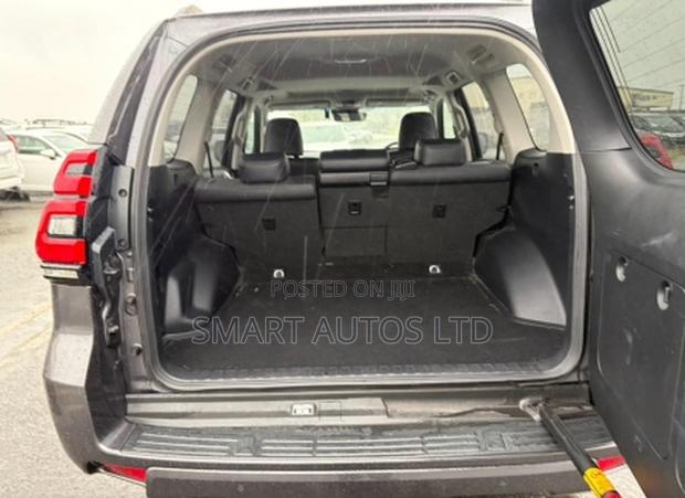 Toyota Land Cruiser 2021 Gray