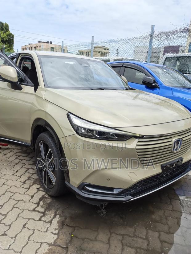 Honda Vezel 2021 Gold
