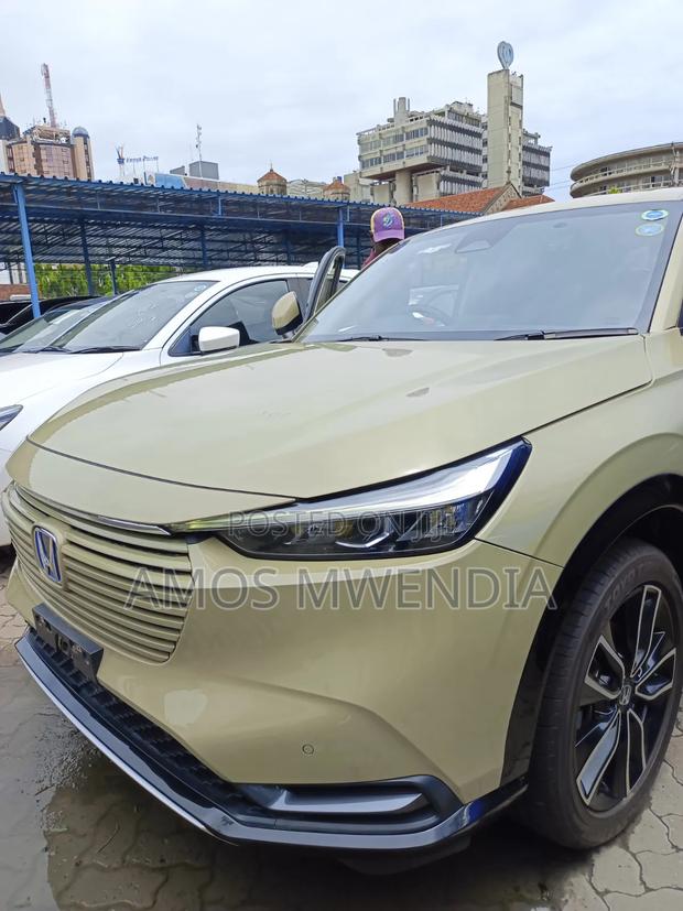 Honda Vezel 2021 Gold