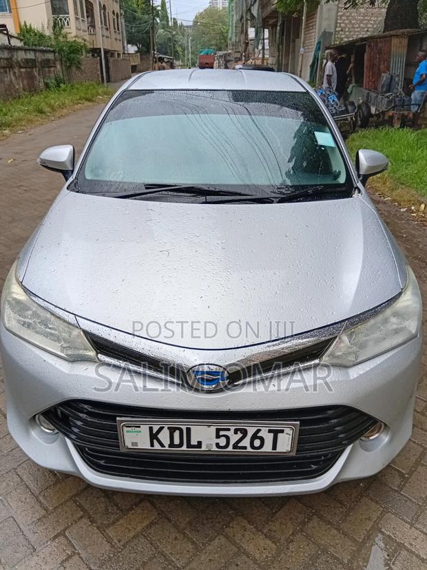 Toyota Corolla Fielder 2016 Silver