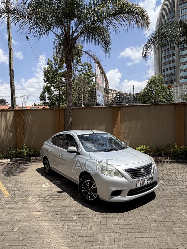 Nissan Latio 1.2 2013 Silver