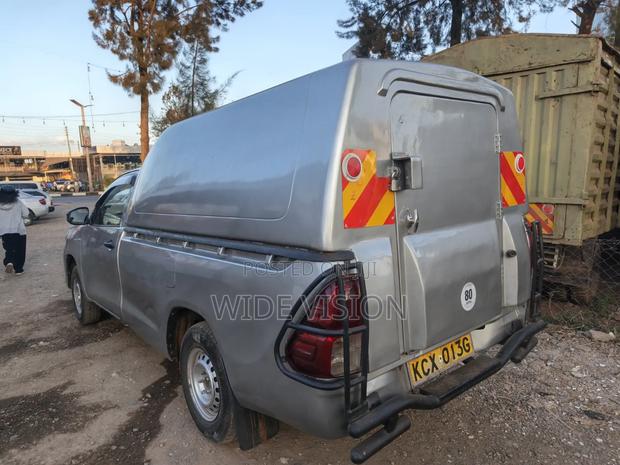 Toyota Hilux 2018 Silver