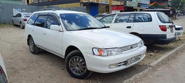 Toyota Corolla 1999 White