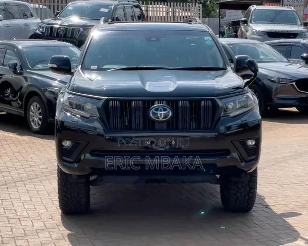 Toyota Land Cruiser Prado 2.7 2023 Black