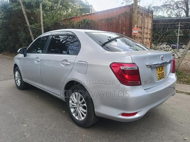 Toyota Axio 1.5 G 2WD 2015 Silver