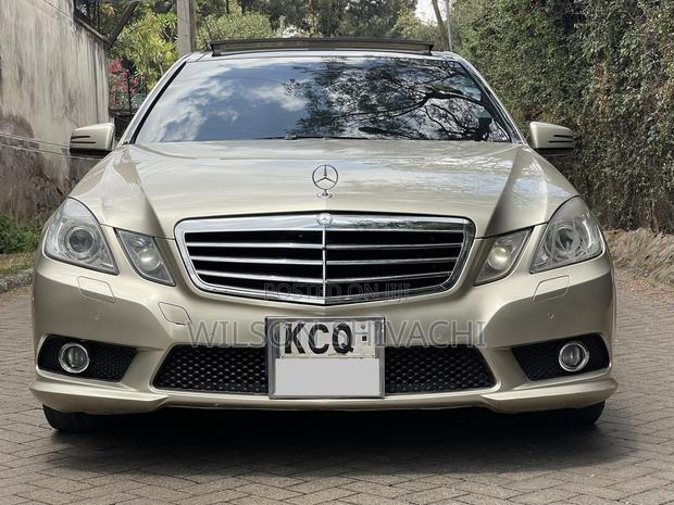 Mercedes-Benz E250 2011 Gold