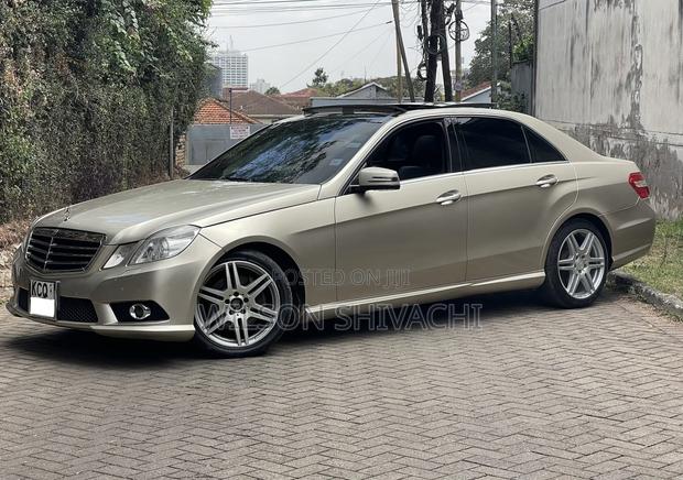 Mercedes-Benz E250 2011 Gold