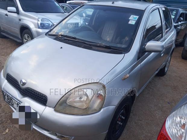 Toyota Vitz 2002 Silver