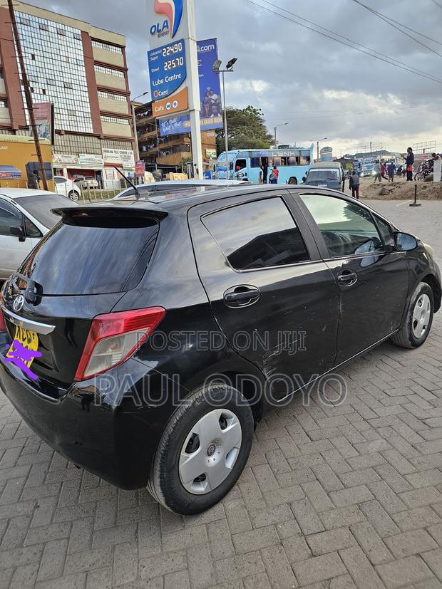 Toyota Vitz 2012 Black