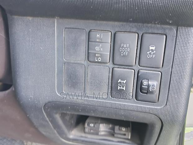 Toyota Porte 1.5 FWD 2014 Green