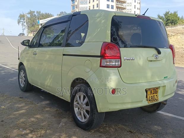 Toyota Porte 1.5 FWD 2014 Green