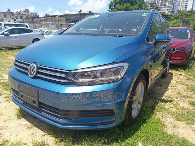 Volkswagen Touran 2019 Blue