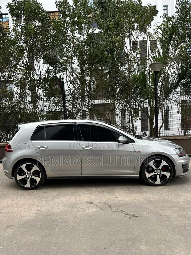 Volkswagen Golf GTI 2017 Silver