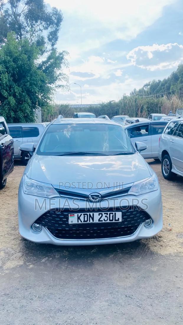 Toyota Corolla Fielder 2016 Silver