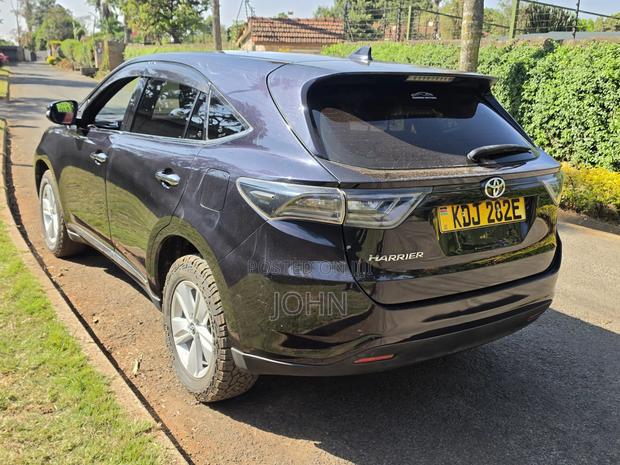 Toyota Harrier 2.0 2015 Black