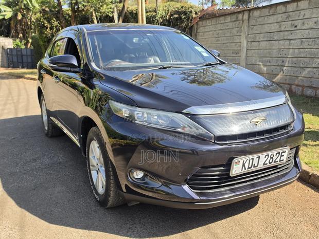 Toyota Harrier 2.0 2015 Black