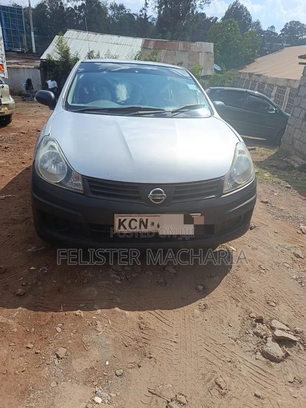 Nissan Advan 2010 Gray