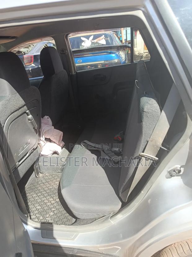 Nissan Advan 2010 Gray