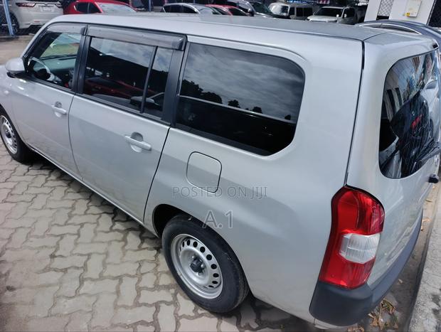 Toyota Probox 1.5 F 2WD 2021 Silver