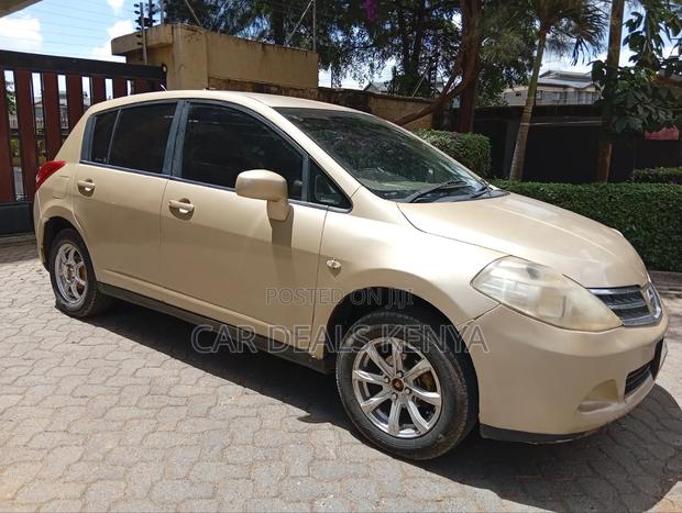 Nissan Tiida 1.5L 16V 2010 Gold
