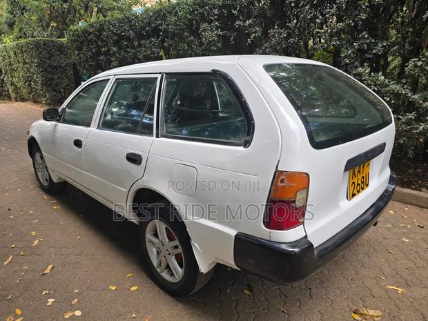 Toyota Corolla Hatchback 1999 White