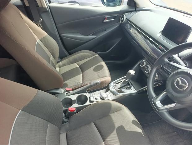 Mazda 2 2021 Silver