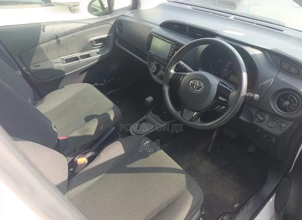 Toyota Vitz 1.0 FWD 5dr 2020 Gray