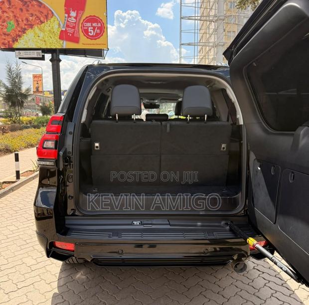 Toyota Land Cruiser Prado 2023