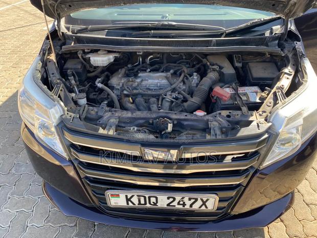 Toyota Noah 2.0 FWD (8 Seater) 2017 Silver
