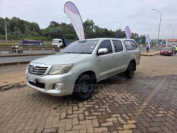 Toyota Hilux 2012 Beige
