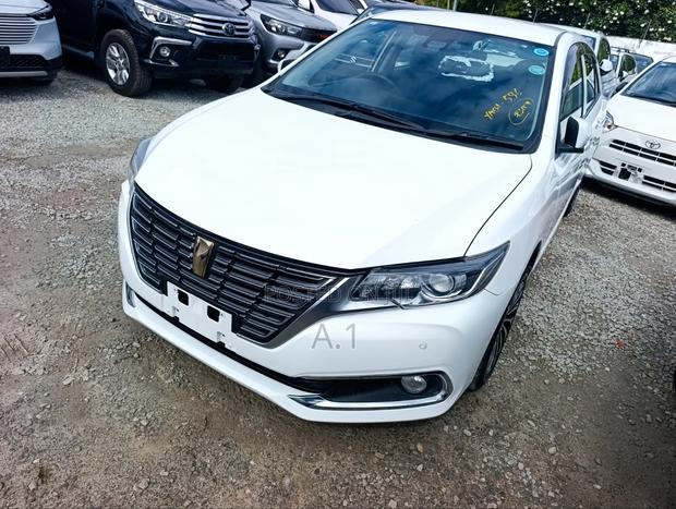 Toyota Premio 1.8 FWD 2019 White
