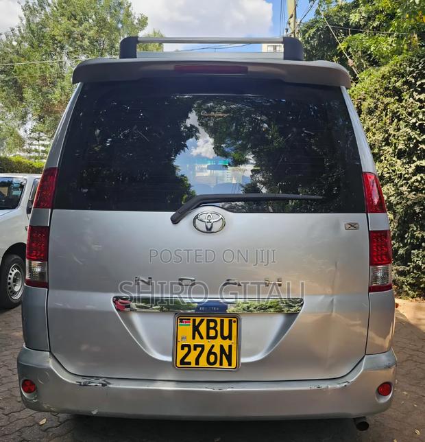 Toyota Noah 2006 Silver