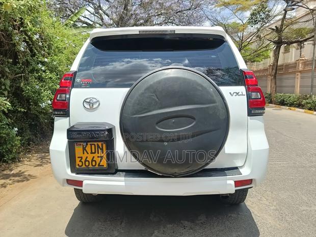 Toyota Land Cruiser Prado 2012 White