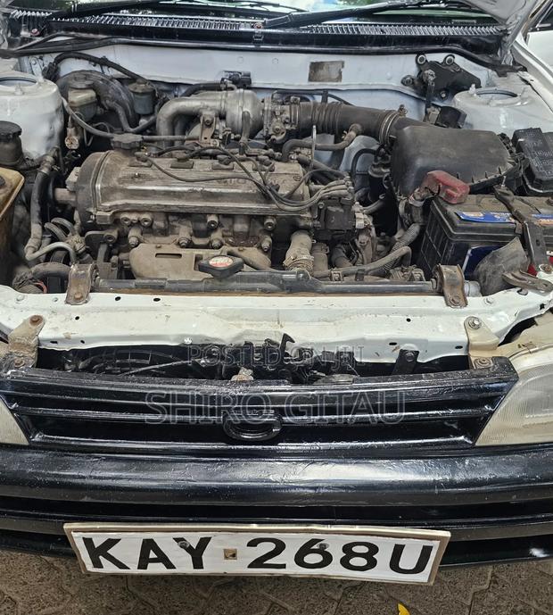 Toyota Corolla 1997 White