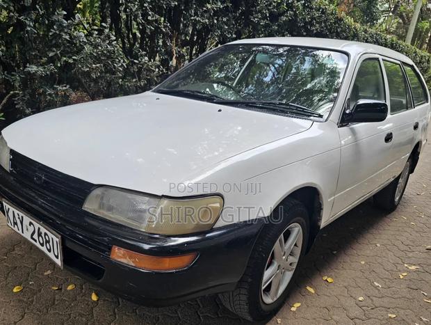 Toyota Corolla 1997 White