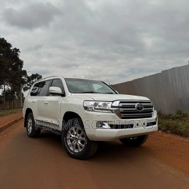 Toyota Land Cruiser 2019 White