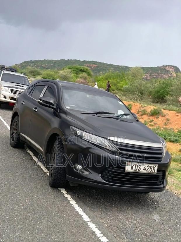 Toyota Harrier 2.0 2017 Black