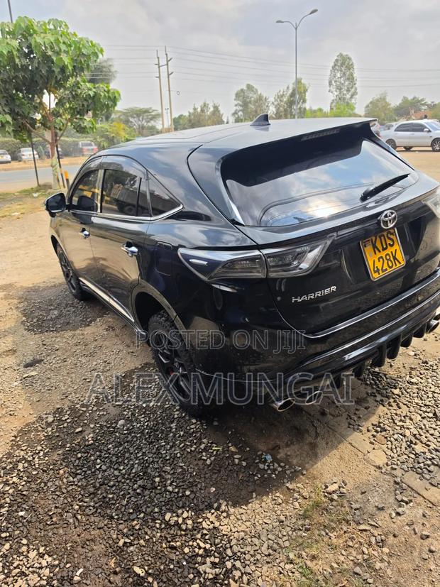 Toyota Harrier 2.0 2017 Black