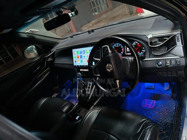 Toyota Harrier 2.0 2017 Black