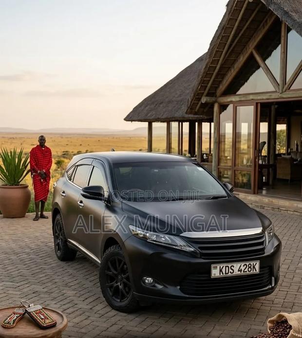 Toyota Harrier 2.0 2017 Black